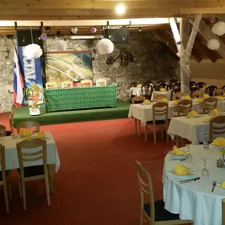 Konukevi Gostilna Stara Posta Podkraj