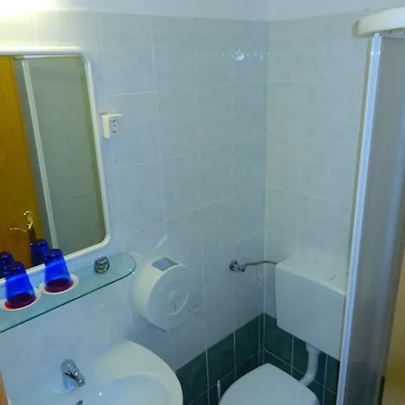 Πανσιόν Gostilna Stara Posta Podkraj